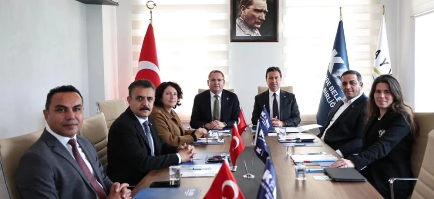 KIYI EGE BELEDİYELERİ AYVALIK'TA BULUŞTU